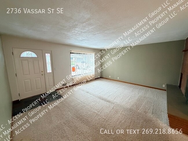 2736 Vassar Dr SE in Grand Rapids, MI - Building Photo - Building Photo