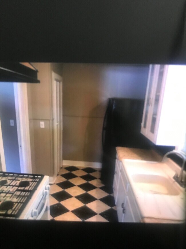 205 W Evans St in Hearne, TX - Building Photo - Building Photo