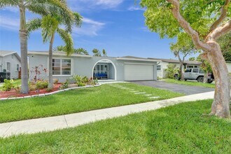 9774 NW 19th Pl in Sunrise, FL - Building Photo - Building Photo