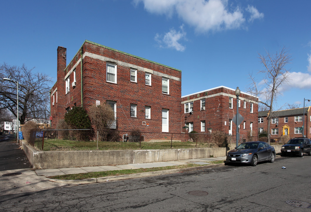 1516-1520 Holbrook St NE in Washington, DC - Building Photo