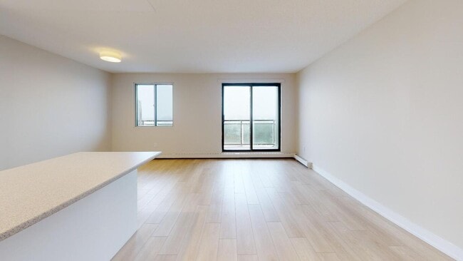 614 Lake in St Catharines, ON - Building Photo - Building Photo