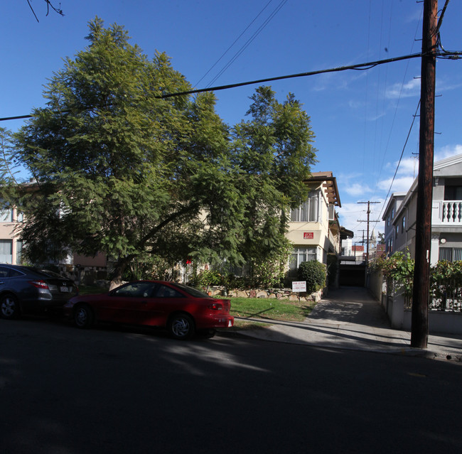 1802 N Alexandria Ave in Los Angeles, CA - Foto de edificio - Building Photo