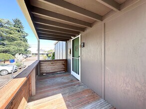 65 SE 73rd Ave in Portland, OR - Building Photo - Building Photo