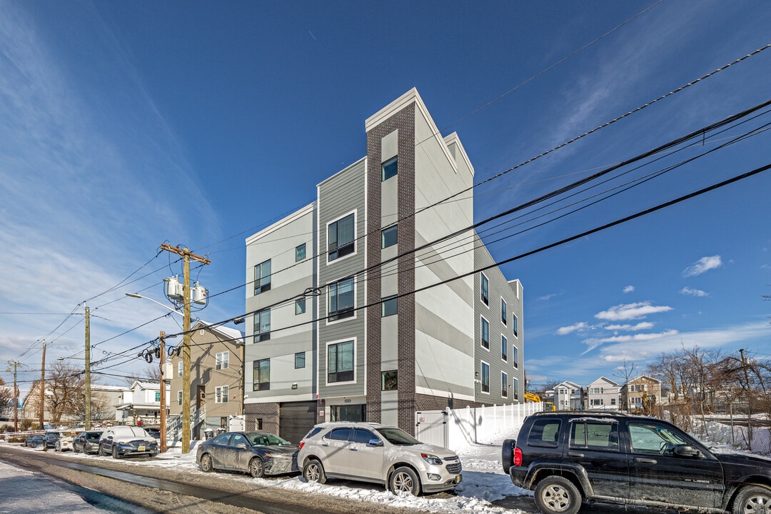 65 Auburn St in Paterson, NJ - Foto de edificio