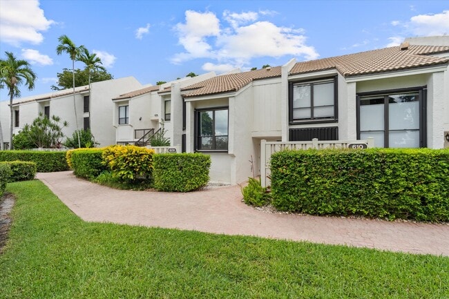 property at 609 Bridgewood Dr