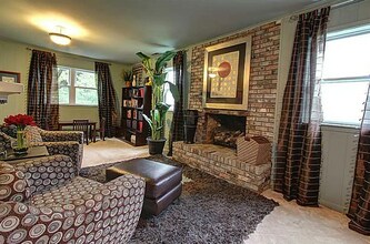2272 N Briarwood Ln in Fayetteville, AR - Building Photo - Building Photo