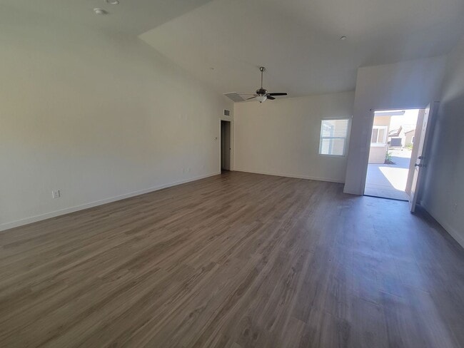 8308 Grandy St in Bakersfield, CA - Building Photo - Building Photo