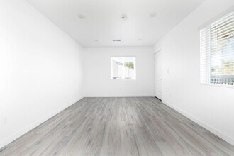 835-837 W 3rd Ave in Escondido, CA - Building Photo - Building Photo