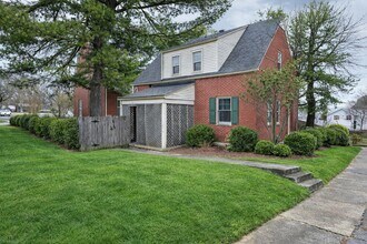 109 W Poplar St in Elizabethtown, KY - Building Photo - Building Photo