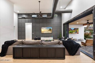 2225 N 38th Way in Phoenix, AZ - Building Photo - Building Photo