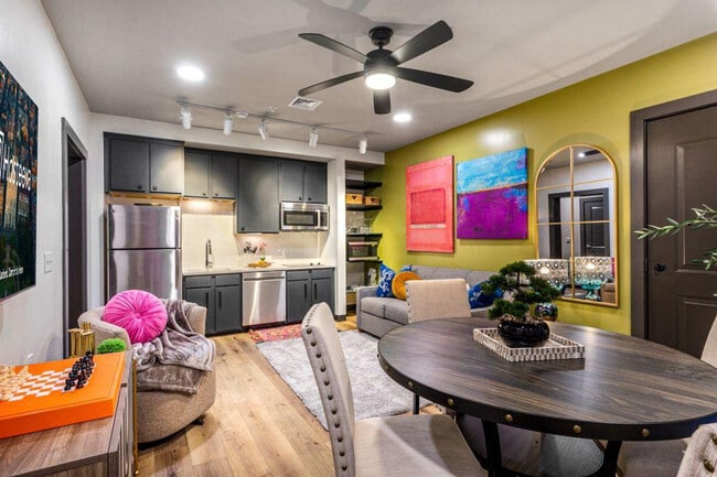 611 Commerce St in New Orleans, LA - Building Photo - Building Photo