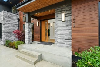 10368 Kaylen Pl SE in Bellevue, WA - Building Photo - Building Photo