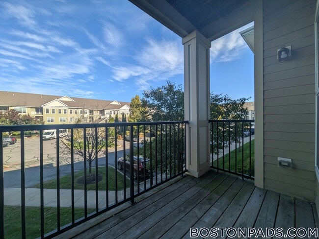 311 Lowell St