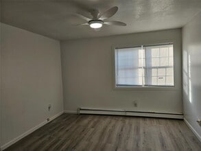 70 Stewart Ave in Hempstead, NY - Building Photo - Building Photo