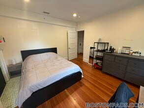 1616 Beacon St in Brookline, MA - Building Photo - Building Photo