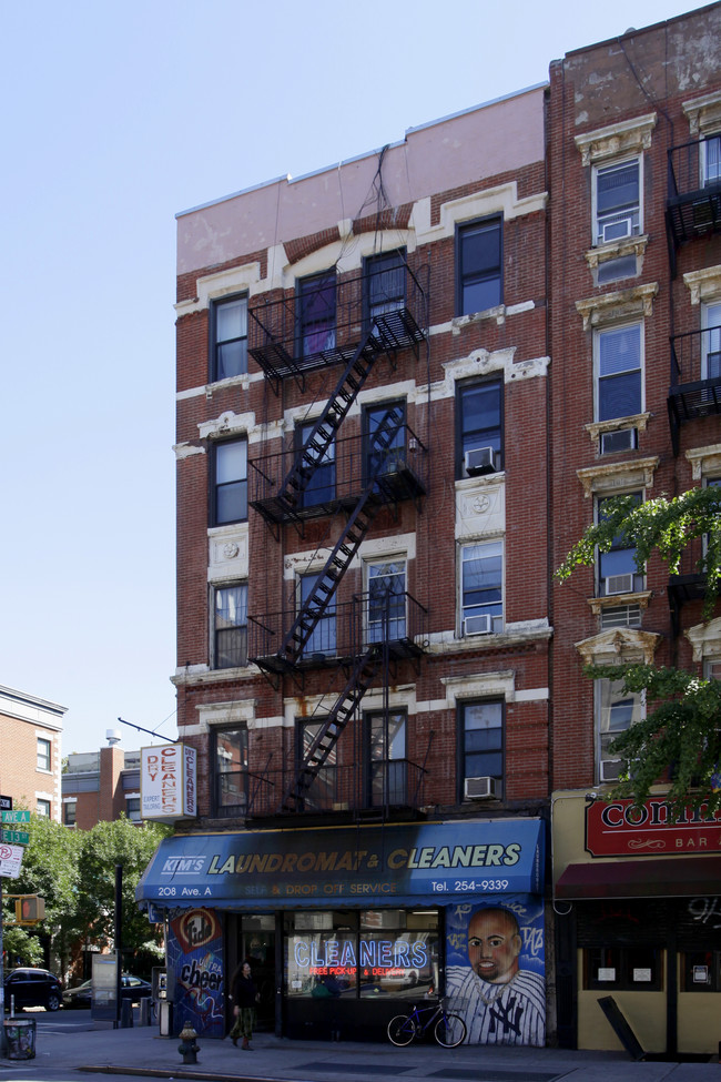 208 Avenue A in New York, NY - Building Photo - Building Photo