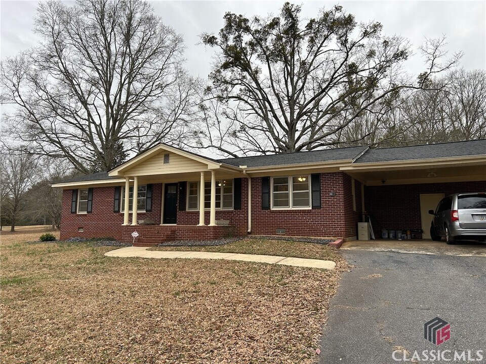 2011 Mars Hill Rd in Watkinsville, GA - Building Photo