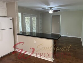 859 N Charlotte Ave in Stephenville, TX - Building Photo - Building Photo