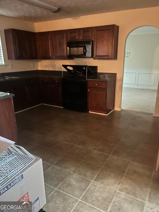 9423 Flowering Trail in Jonesboro, GA - Building Photo - Building Photo