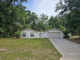 1150 W G Martinelli Blvd in Citrus Springs, FL - Building Photo