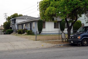459 Edgewood St in Inglewood, CA - Building Photo