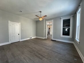 934 Jefferson St in Quincy, IL - Building Photo - Building Photo