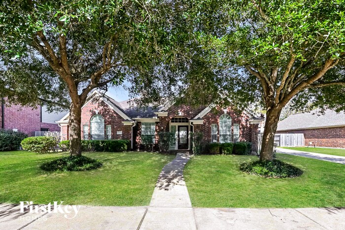 2870 Wimbledon Ln in Friendswood, TX - Building Photo