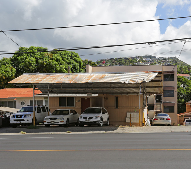 3214 Waialae Ave in Honolulu, HI - Building Photo - Building Photo