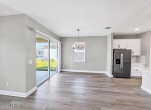 1212 Pampus Dr in Daytona Beach, FL - Foto de edificio - Building Photo