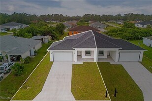 1136 Ichabod Ave in Lehigh Acres, FL - Building Photo
