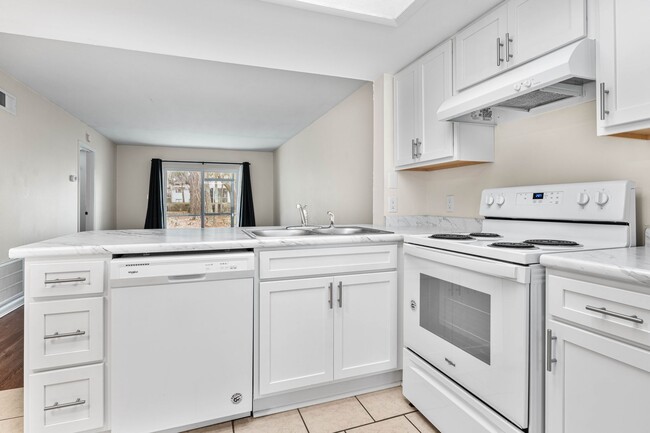 12510 White Bluff Rd in Savannah, GA - Building Photo - Building Photo