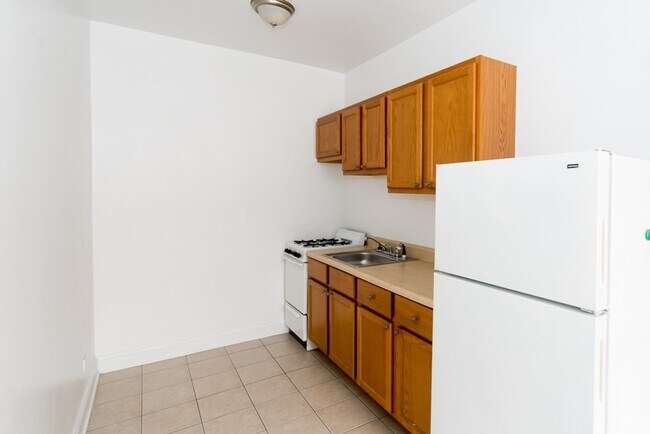 4856 N Damen Ave in Chicago, IL - Foto de edificio - Building Photo