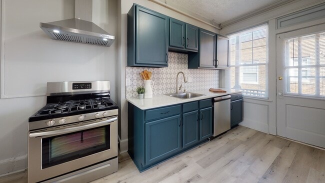 Landmark Square Apartments in Erie, PA - Building Photo - Building Photo