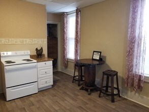22 N 2nd St, Unit B in Newport, PA - Building Photo - Building Photo