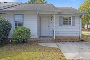 100 Creekview Dr in Jacksonville, NC - Building Photo