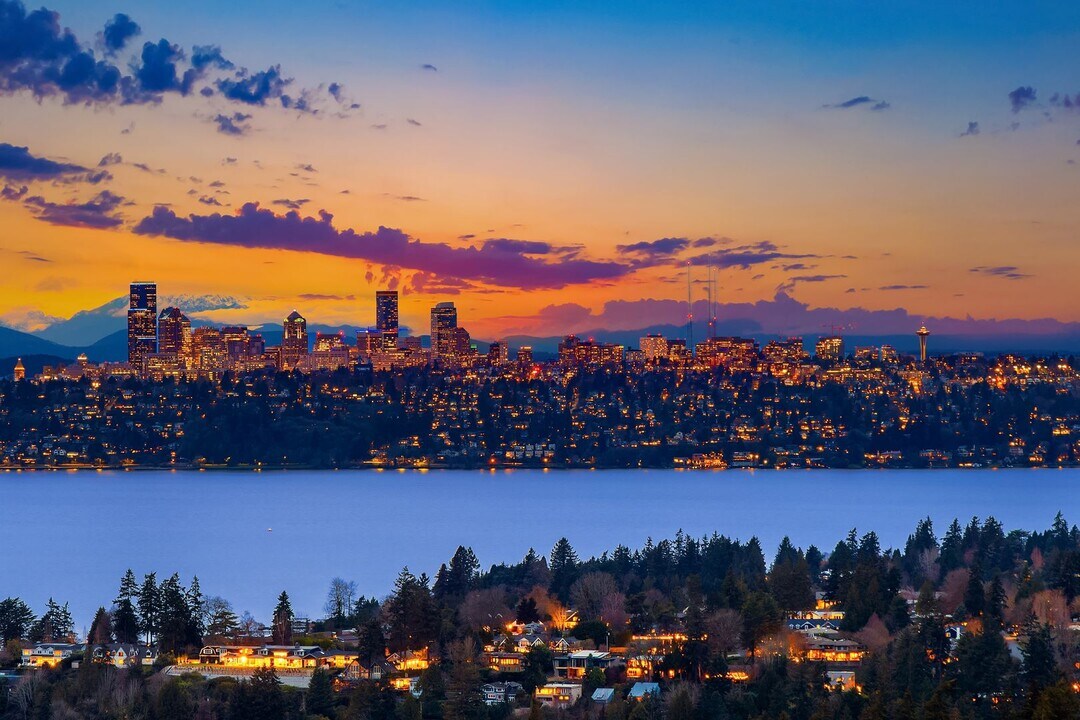 650 Bellevue Way NE in Bellevue, WA - Building Photo