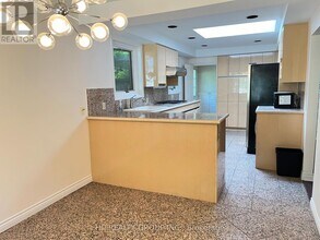 39 Dallington Dr in Toronto, ON - Building Photo - Building Photo