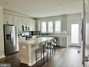 236 Mainstream Dr in Laurel, MD - Building Photo - Building Photo