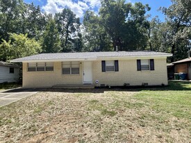 7015 Eddy Ln in Little Rock, AR - Building Photo