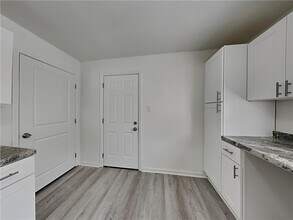 475 English Ave NW in Atlanta, GA - Building Photo - Building Photo