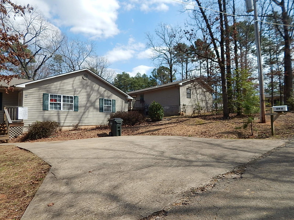 Penn Str Multi-family in Hot Springs, AR - Building Photo