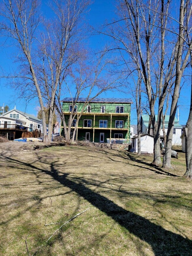 86 S Water St-Unit -Unit A in Vergennes, VT - Building Photo - Building Photo