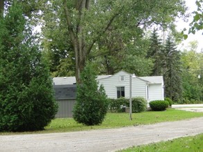 13212 N Saginaw Rd in Clio, MI - Foto de edificio - Building Photo