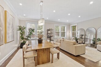 33 Winthrop Rd in Brookline, MA - Building Photo - Building Photo