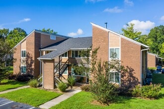 Stonehaven East in Charlotte, NC - Foto de edificio - Building Photo