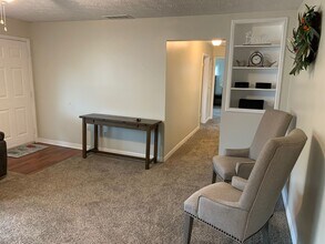 1458 Hill St in Belpre, OH - Foto de edificio - Building Photo