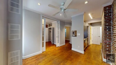 Elizabeth Street, Unit 5B in New York, NY - Building Photo - Building Photo