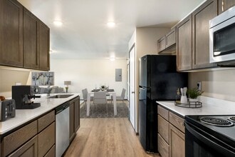 Altitude in East Wenatchee, WA - Building Photo - Building Photo