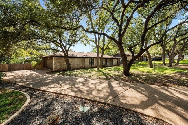 7007 Edgefield Dr in Austin, TX - Building Photo - Building Photo