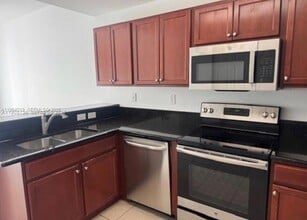 11503 NW 89th St in Doral, FL - Building Photo - Building Photo